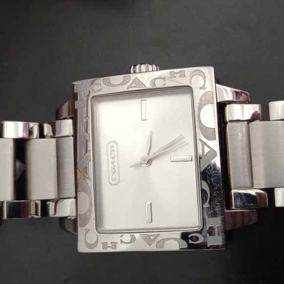 BEAUTIFUL COACH WATCH IN EUC!! - Picture 6 of 11